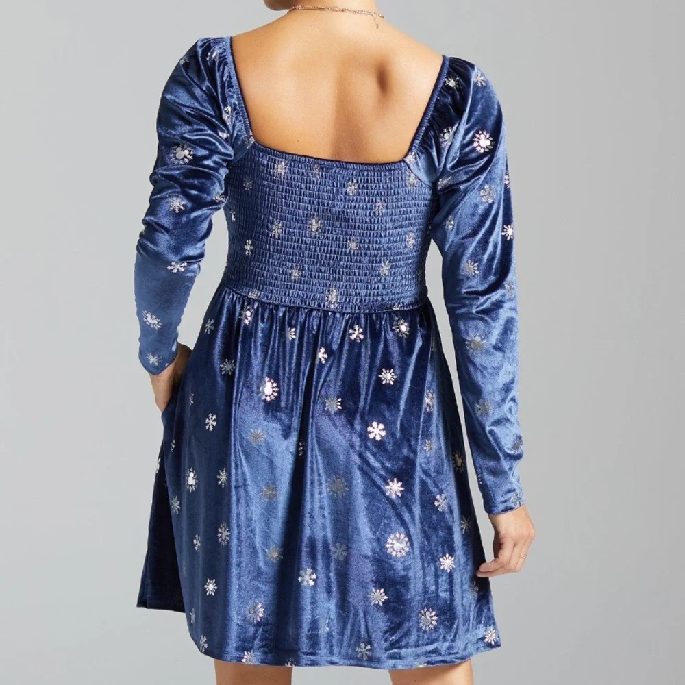 Disney Mickey‎ Mouse Snowflake Allover Print Long Sleeve Smock Dress BoxLunch